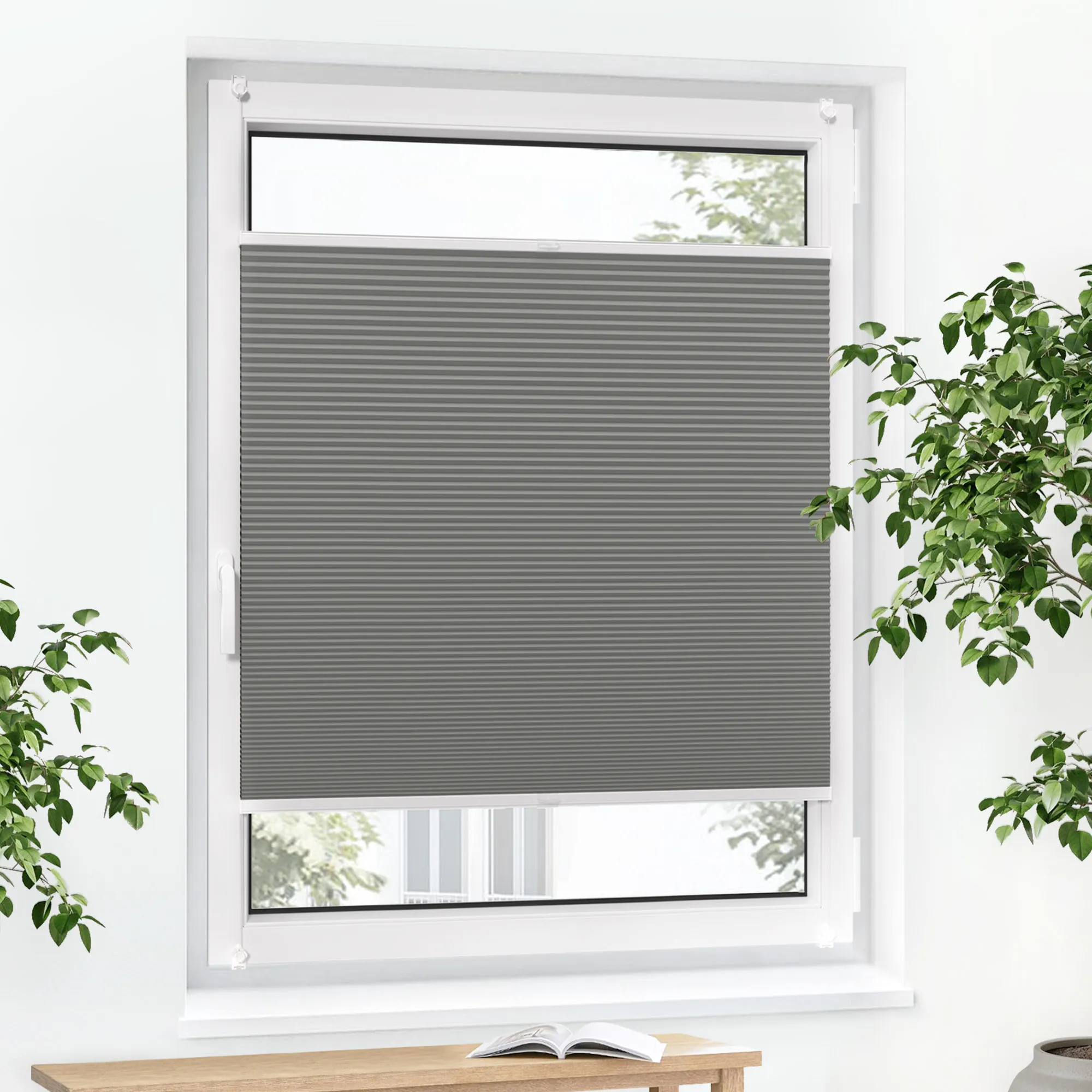 Jalousiescout Pure Wabenplissee in der Farbe Grau und der Größe 95 x 200 cm: Das Pure Wabenplissee von Jalousiescout bietet nicht nur eine perfekte Verdunkelung