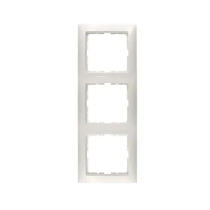 3-Fach Rahmen (10138989) senkrecht/waagerecht aus dem Programm System S.1 von Berker in polarweiß.