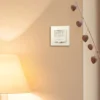Zeitschaltuhr classic smart. Integrierbar in das Homepilot Funksystem / per App bedienbar. Dauerhafte Datenspeicherung auch bei Stromausfall. Energiesparend: Stand-by < 0
