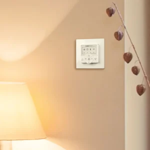 Zeitschaltuhr classic smart. Integrierbar in das Homepilot Funksystem / per App bedienbar. Dauerhafte Datenspeicherung auch bei Stromausfall. Energiesparend: Stand-by < 0