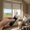 Der 1-Kanal Funkhandsender TDRC 01 aus dem Hause JAROLIFT dient zur manuellen Ansteuerung von einem JAROLIFT TDEF-Funkmotor oder einfachen Rohrmotor mit entsprechendem JAROLIFT Funkempfänger (TDRR 01