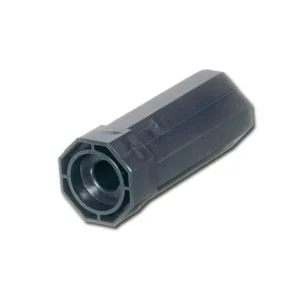Die JAROLIFT Walzenkapsel SW40 (252500) ist ausgelegt für eine 8-Kant Stahlwelle mit einer Schlüsselweite von 40 mm. In der vorderen Kugellageraufnahme-Öffnung wird ein Kugellager mit Durchmesser 28 mm befestigt. Die Walzenkapsel wird dann mit dem Kugellager auf einen Achsstift (Zapfen) im Rollladenkasten montiert. Die Walzenkapsel aus hochwertigem Kunststoff gefertigt