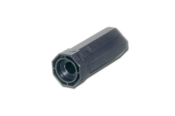 Die JAROLIFT Walzenkapsel SW40 (252500) ist ausgelegt für eine 8-Kant Stahlwelle mit einer Schlüsselweite von 40 mm. In der vorderen Kugellageraufnahme-Öffnung wird ein Kugellager mit Durchmesser 28 mm befestigt. Die Walzenkapsel wird dann mit dem Kugellager auf einen Achsstift (Zapfen) im Rollladenkasten montiert. Die Walzenkapsel aus hochwertigem Kunststoff gefertigt