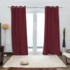 Verdunkelnder Ösenvorhang von VICTORIA M - 1x Verdunkelungsvorhang bordeaux mit Ösen von VICTORIA M aus hochwertigem Polyester. Er ist noch in vielen weiteren Farben erhältlich und wie gemacht für all Ihre Wohn- und Schlafräume. Er hat die Maße 140 x 245 cm (Breite mal Höhe). Im Schlafzimmer hält er durch seine lichtundurchlässige Textur Licht ab
