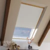 Plissees / Faltstore f. Dachfenster nach Maß - VICTORIA M. In moderner Raumausstattung spielen Fenstervorhänge eine wichtige Rolle. Mit Plissees verleiht man jedem Raum eine ganz besondere Atmosphäre. Sichtschutz wird variabler