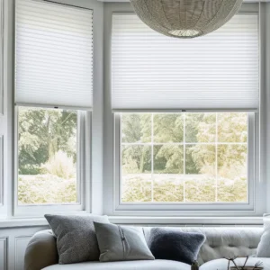 Plissees / Faltstore freihängend nach Maß - VICTORIA M. In moderner Raumausstattung spielen Fenstervorhänge eine wichtige Rolle. Mit Plissees verleiht man jedem Raum eine ganz besondere Atmosphäre. Sichtschutz wird variabler