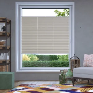 Elegance Plissee auf Maß - für Sie nach Wunschmaß gefertigt. Das Elegance Plissee von VICTORIA M nach Maß steht für höchste Qualität und modernes Design mit Aluminiumprofilen und ergonomischen Griffen. Das Faltrollo lässt sich nach oben und unten bedienen und perfekt dem Sonnenstand anpassen. Ein innovativer Spannschuh erleichtert Ihnen das Spannen und Nachspannen Ihres Plissees. Die diagonale Schnurverspannung sorgt für einen besonders stabilen Halt. Die Spannschnur verläuft seitlich an der Glasleiste