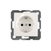 Steckdose (47438989) aus dem Programm System S.1 von Berker in polarweiß.