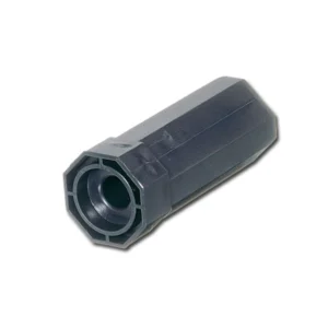 Die JAROLIFT Walzenkapsel SW40 (252500) ist ausgelegt für eine 8-Kant Stahlwelle mit einer Schlüsselweite von 40 mm. In der vorderen Kugellageraufnahme-Öffnung wird ein Kugellager mit Durchmesser 28 mm befestigt. Die Walzenkapsel wird dann mit dem Kugellager auf einen Achsstift (Zapfen) im Rollladenkasten montiert. Die Walzenkapsel aus hochwertigem Kunststoff gefertigt