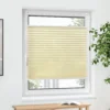 Jalousiescout Pure Plissee Basic in der Farbe Creme und der Größe 95 x 200 cm: Das leicht lichtdurchlässige Pure Plissee Basic von Jalousiescout ist eine stillvolle und zugleich praktische Sicht- und Sonnenschutzlösung. Es überzeugt durch hochwertige Materialien