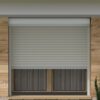 Vorbaurollladen Hybrid nach Maß | Insektenschutz- / Screen Rollo. Wahlweise integriert: Insektenschutzrollo oder Screenrollo. Aluminium-Führungsschienen. Kunststoff- oder hochwertige Aluminiumlamellen. 30 verschiedene Lamellenfarben verfügbar (u.a. Holzoptik). Auch als Fenster- und Türkombinationen möglich. Der All-in-One-Rollladen – mit integriertem Insektenschutz oder Screenrollo Dein Vorteile * Exklusiv bei Jalousiescout: Integriertes Screenrollo schützt vor Sonnen & Insekten * Doppelläufige Alu-Führungsschienen mit 3 Kastenformen * 30 Lamellenfarben für Alu & Kunststoffprofile * Markenmotoren mit Zeitschaltuhren oder Funk & Smartphone bedienbar * Genieße frische Luft und natürliche Belüftung ohne Insektenplage * Einfachste Nutzung. Sonnenschutz und Insektenschutz wann du es auch brauchst – ohne Klemmrahmen